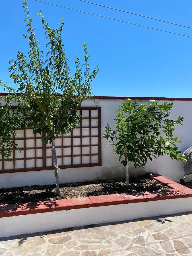 Casa vacanze Appartamento in villetta a Spiaggia Grande a 2 passi dal mare Calasetta Italia